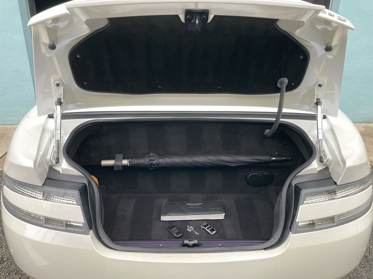 2011 Aston Martin DB9 Volante - Photo 33 - Stuart, FL 34997