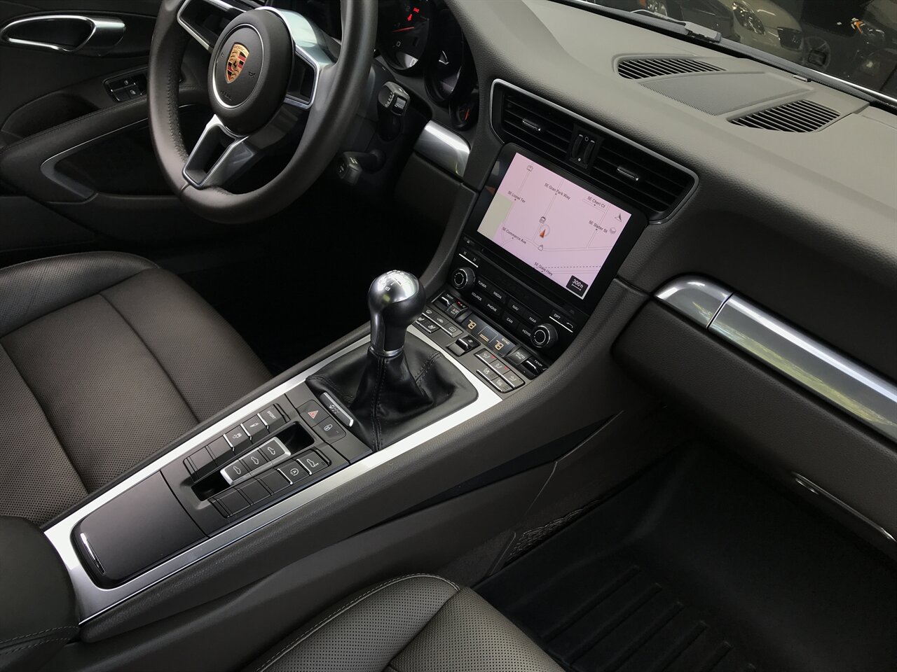 2018 Porsche 911 Carrera 4   - Photo 32 - Stuart, FL 34997