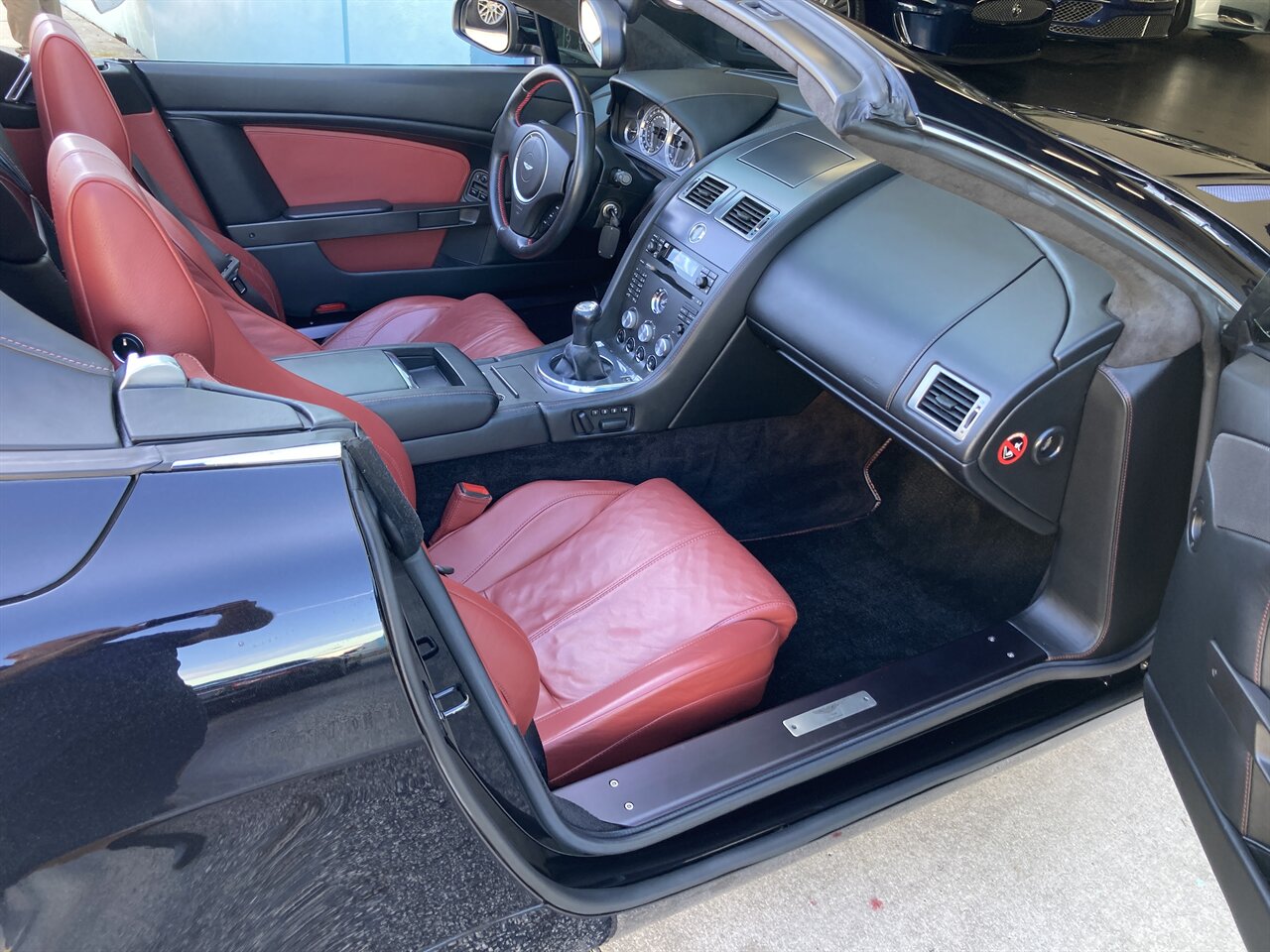 2008 Aston Martin V8 Vantage Roadster   - Photo 17 - Stuart, FL 34997