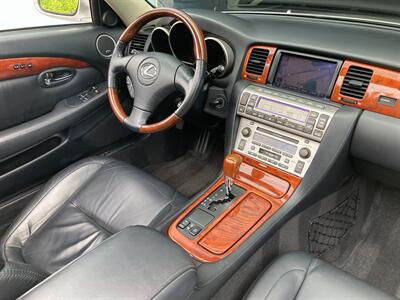 2005 Lexus SC 430  