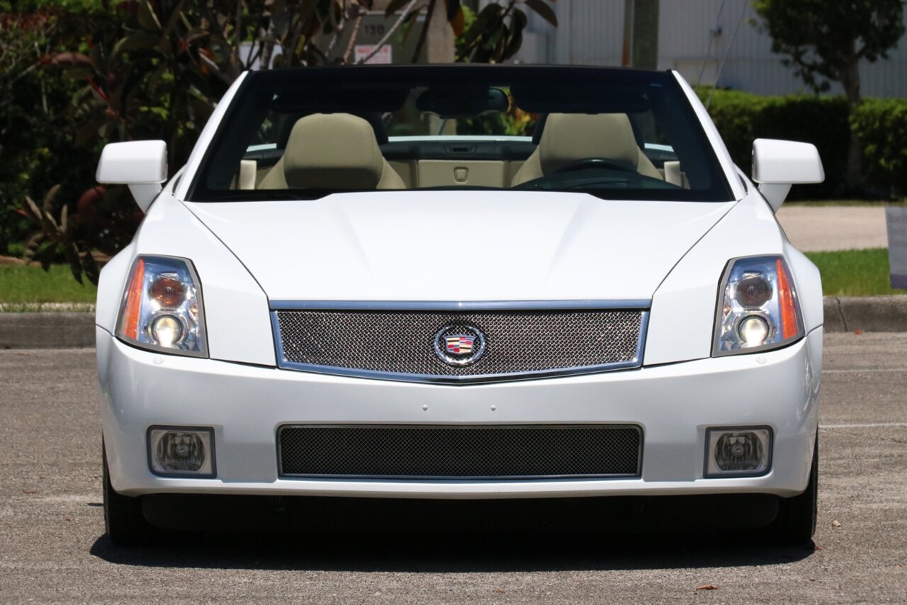 2008 Cadillac XLR-V   - Photo 8 - Stuart, FL 34997