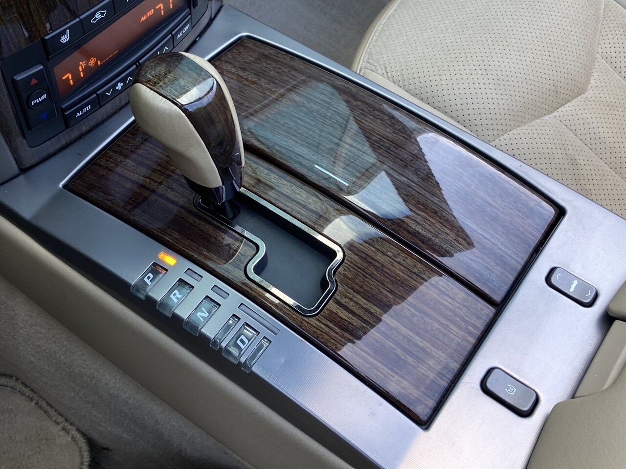 2008 Cadillac XLR-V   - Photo 26 - Stuart, FL 34997