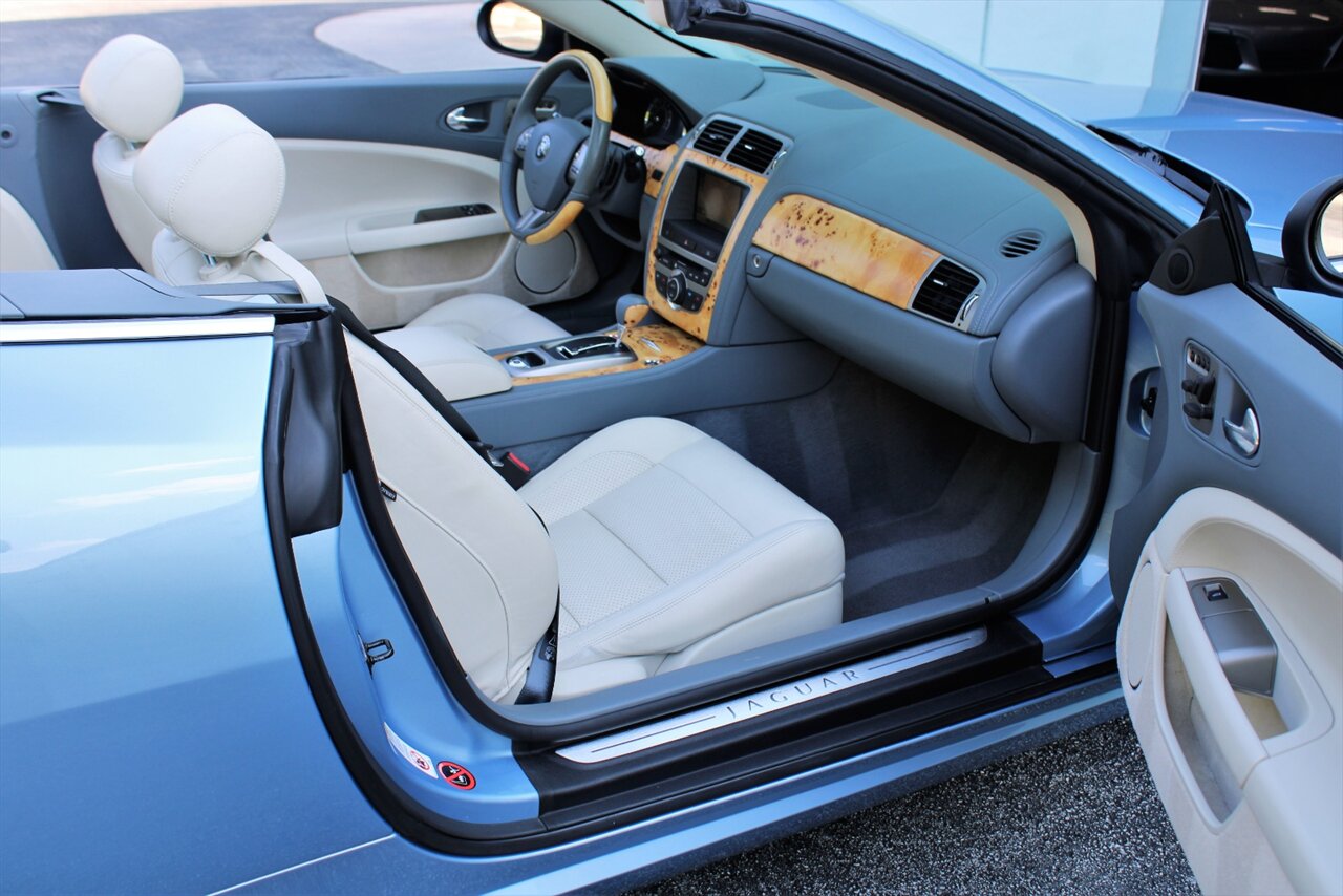 2007 Jaguar XK Convertible   - Photo 19 - Stuart, FL 34997