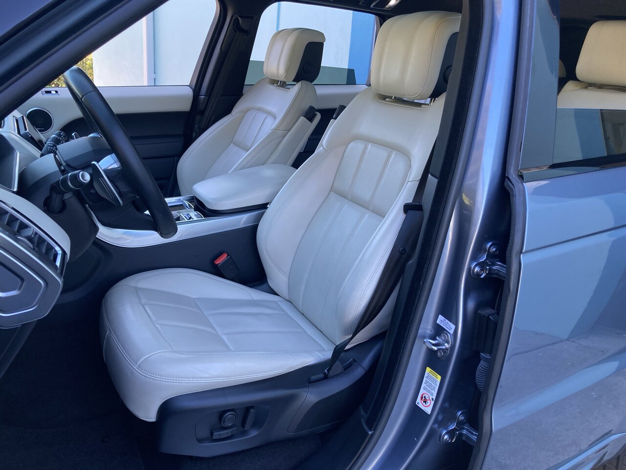 2019 Land Rover Range Rover Sport Supercharged Dynamic - Photo 15 - Stuart, FL 34997