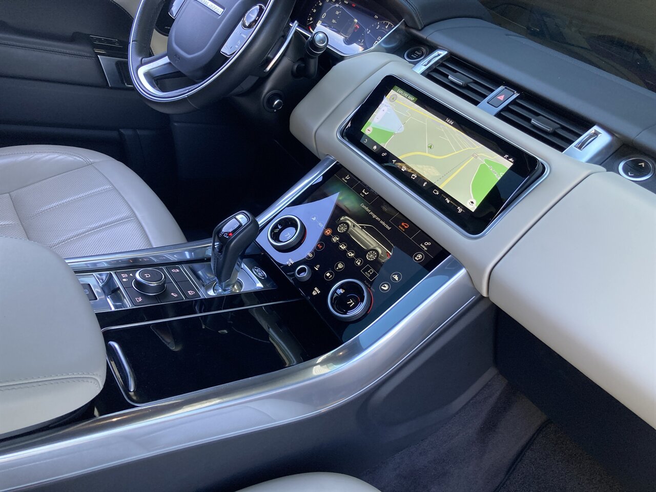 2019 Land Rover Range Rover Sport Supercharged Dynamic - Photo 33 - Stuart, FL 34997