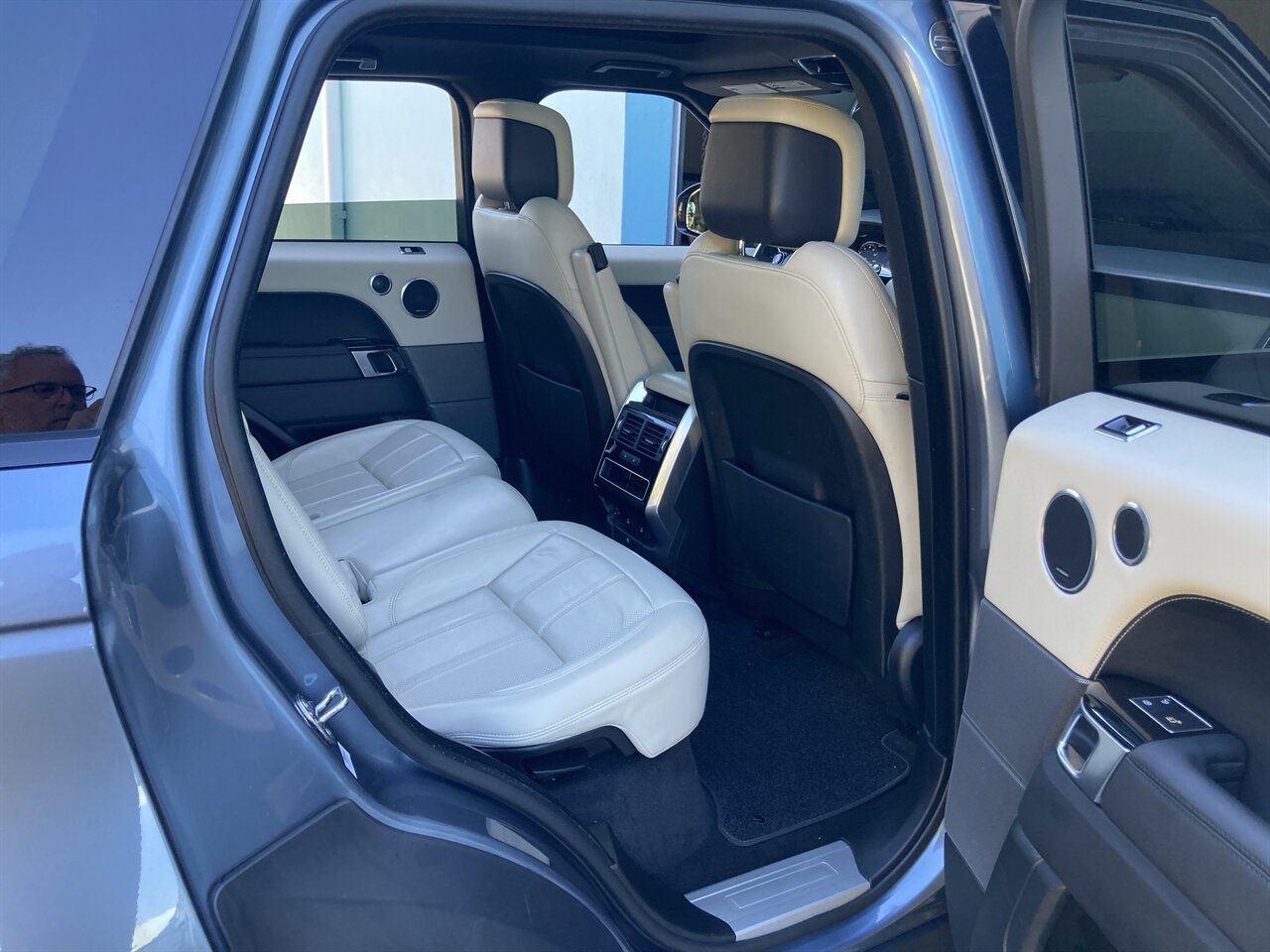 2019 Land Rover Range Rover Sport Supercharged Dynamic - Photo 19 - Stuart, FL 34997