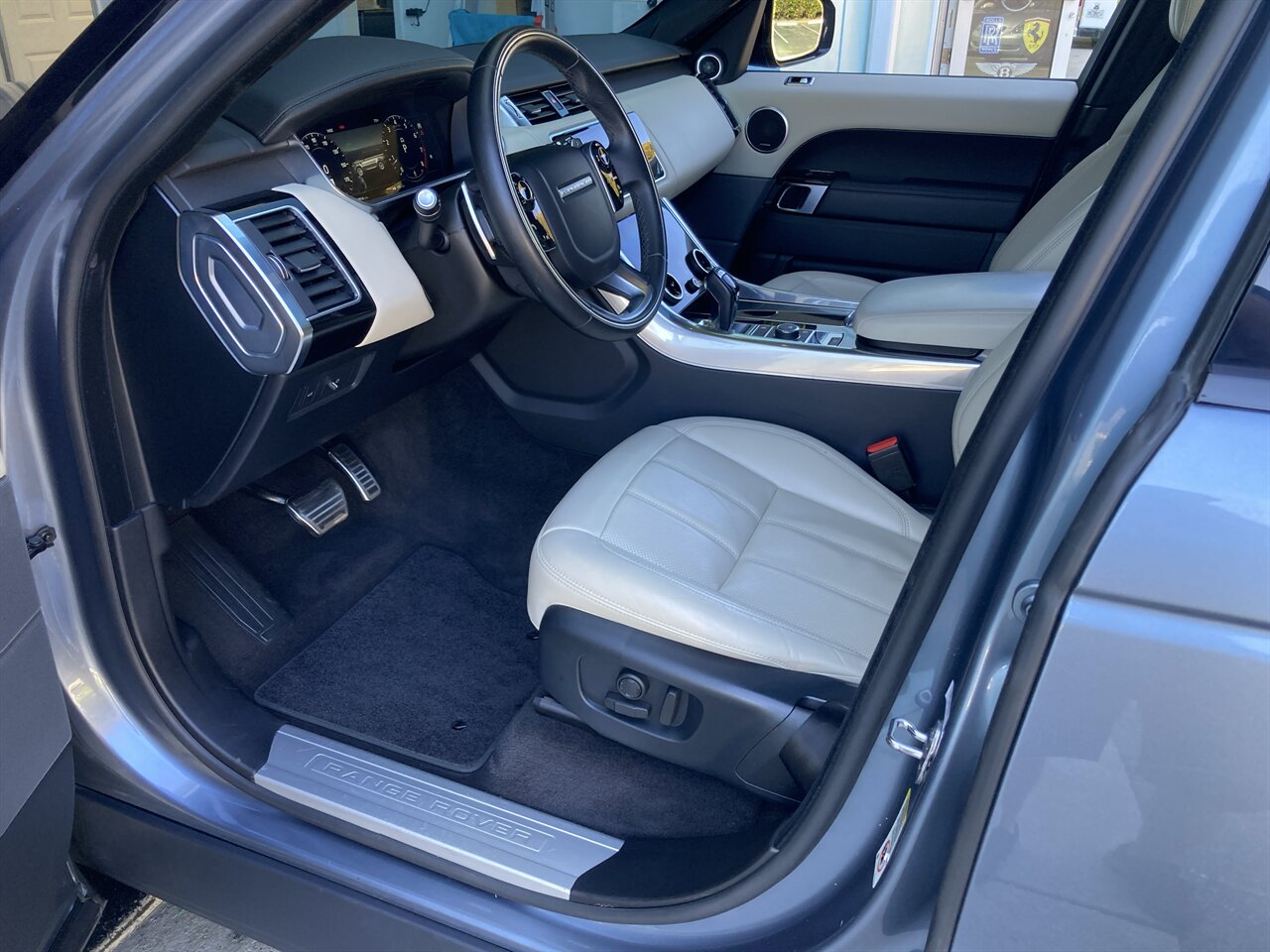 2019 Land Rover Range Rover Sport Supercharged Dynamic - Photo 14 - Stuart, FL 34997