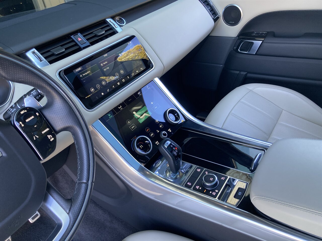 2019 Land Rover Range Rover Sport Supercharged Dynamic - Photo 28 - Stuart, FL 34997