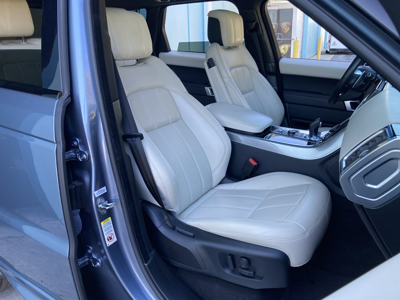 2019 Land Rover Range Rover Sport Supercharged Dynamic - Photo 20 - Stuart, FL 34997