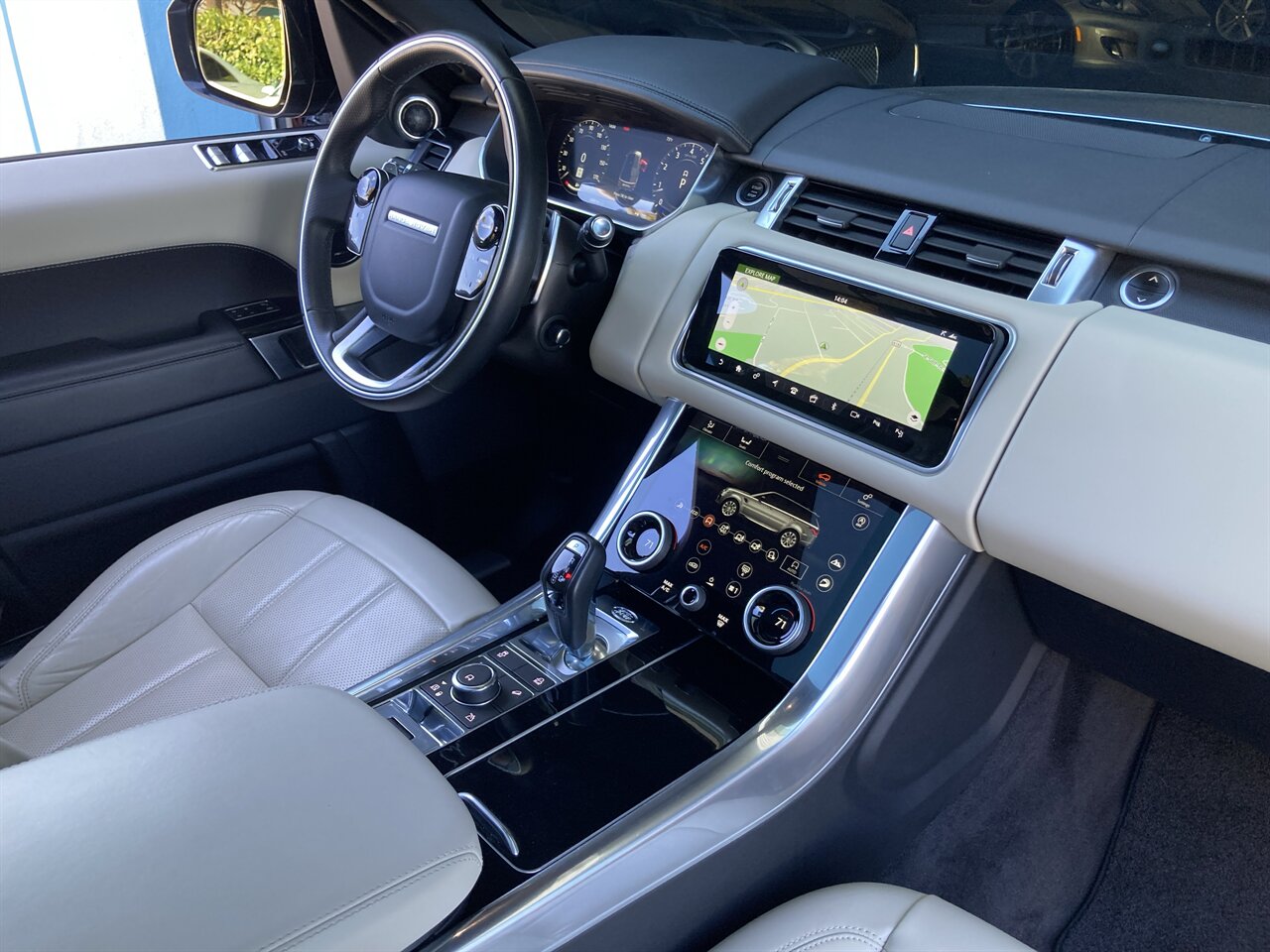 2019 Land Rover Range Rover Sport Supercharged Dynamic - Photo 2 - Stuart, FL 34997