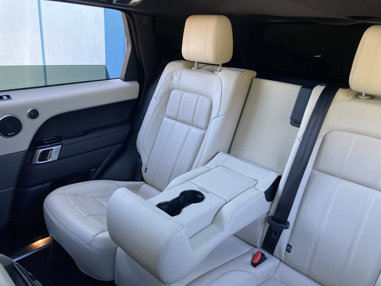 2019 Land Rover Range Rover Sport Supercharged Dynamic - Photo 17 - Stuart, FL 34997