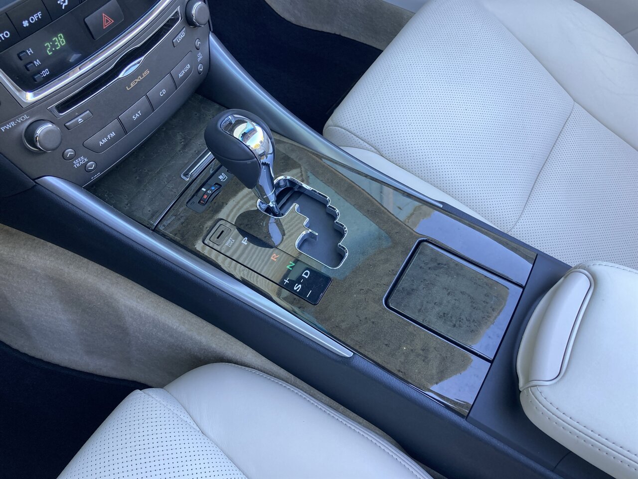 2010 Lexus IS 350C   - Photo 25 - Stuart, FL 34997