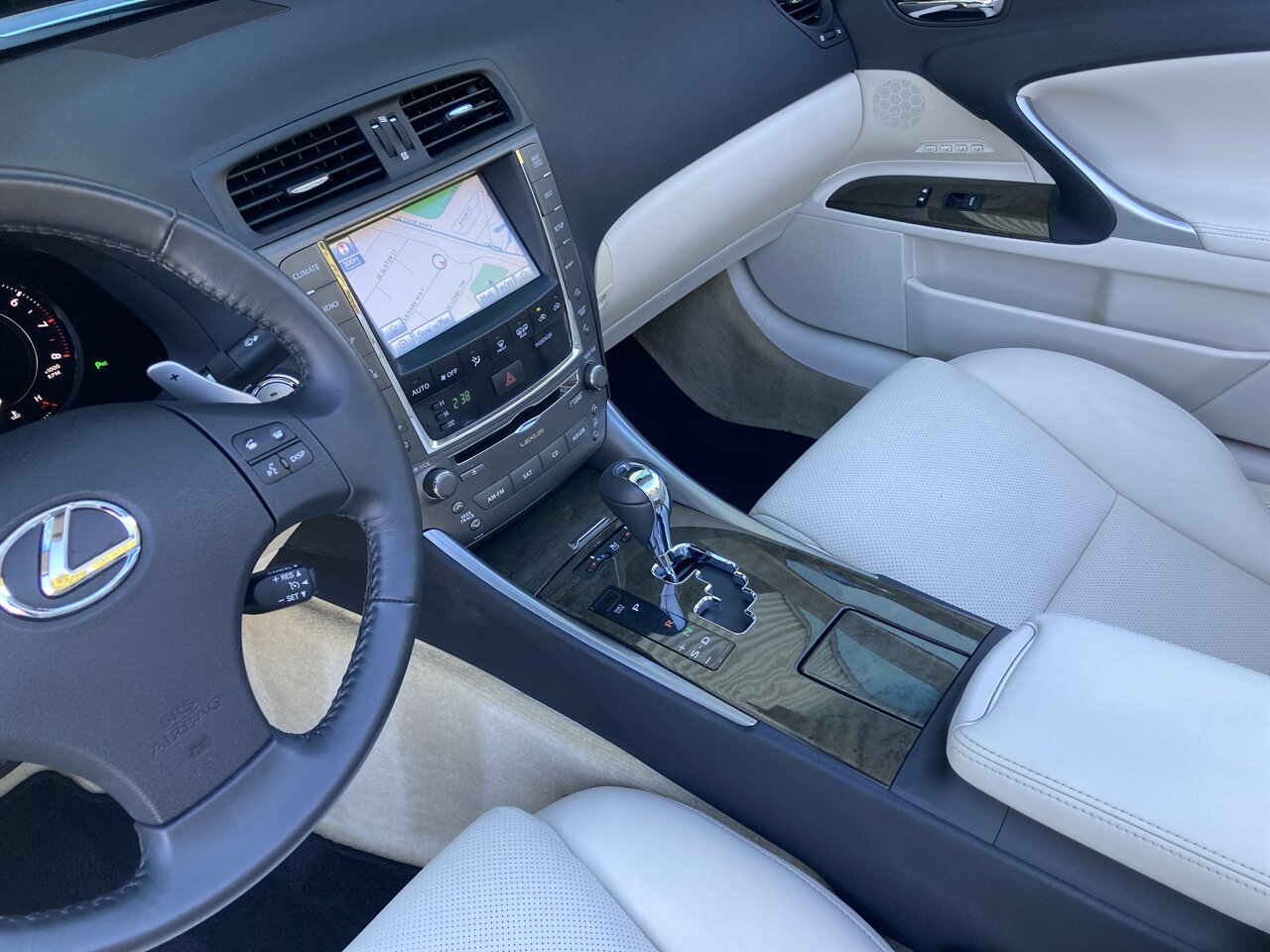 2010 Lexus IS 350C   - Photo 23 - Stuart, FL 34997