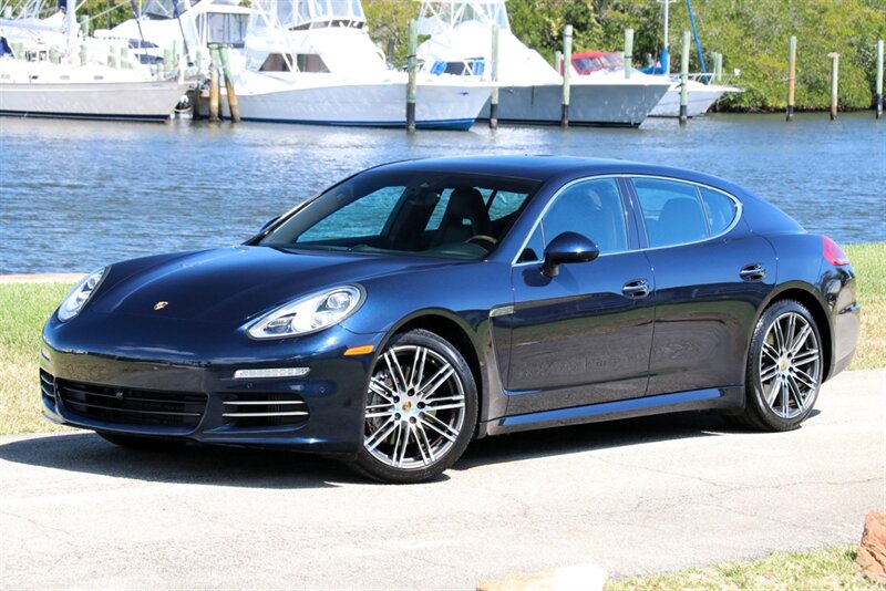2016 Porsche Panamera 4S  