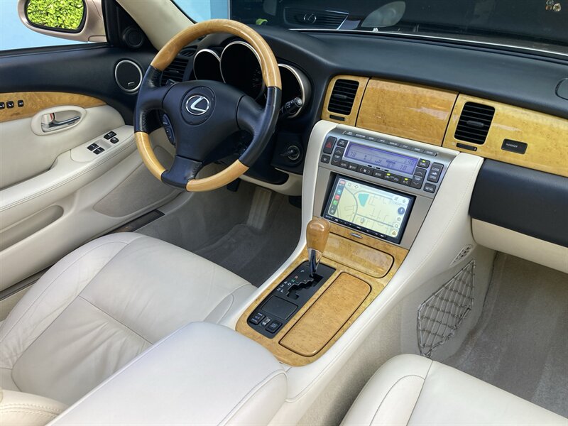 2005 Lexus SC 430  