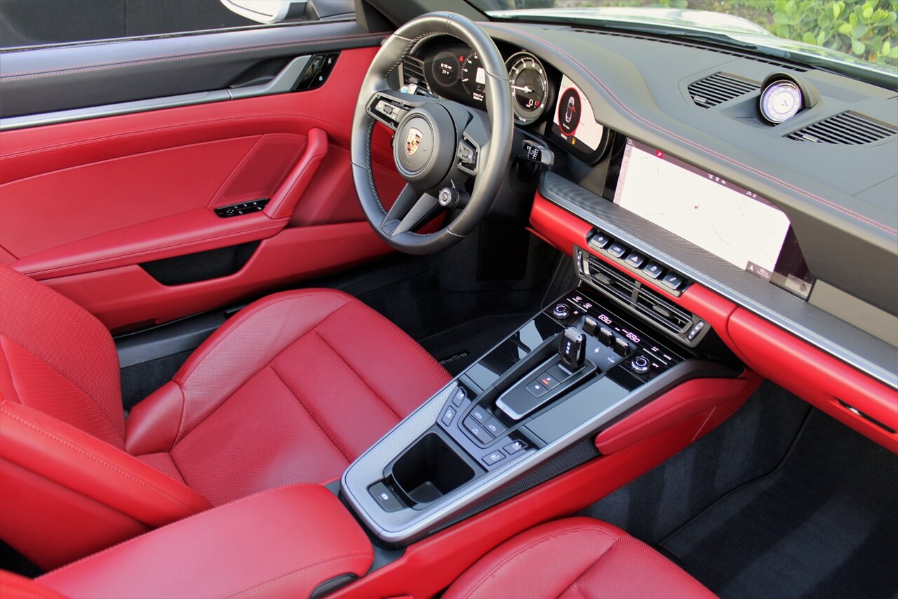 2020 Porsche 911 Carrera S   - Photo 2 - Stuart, FL 34997