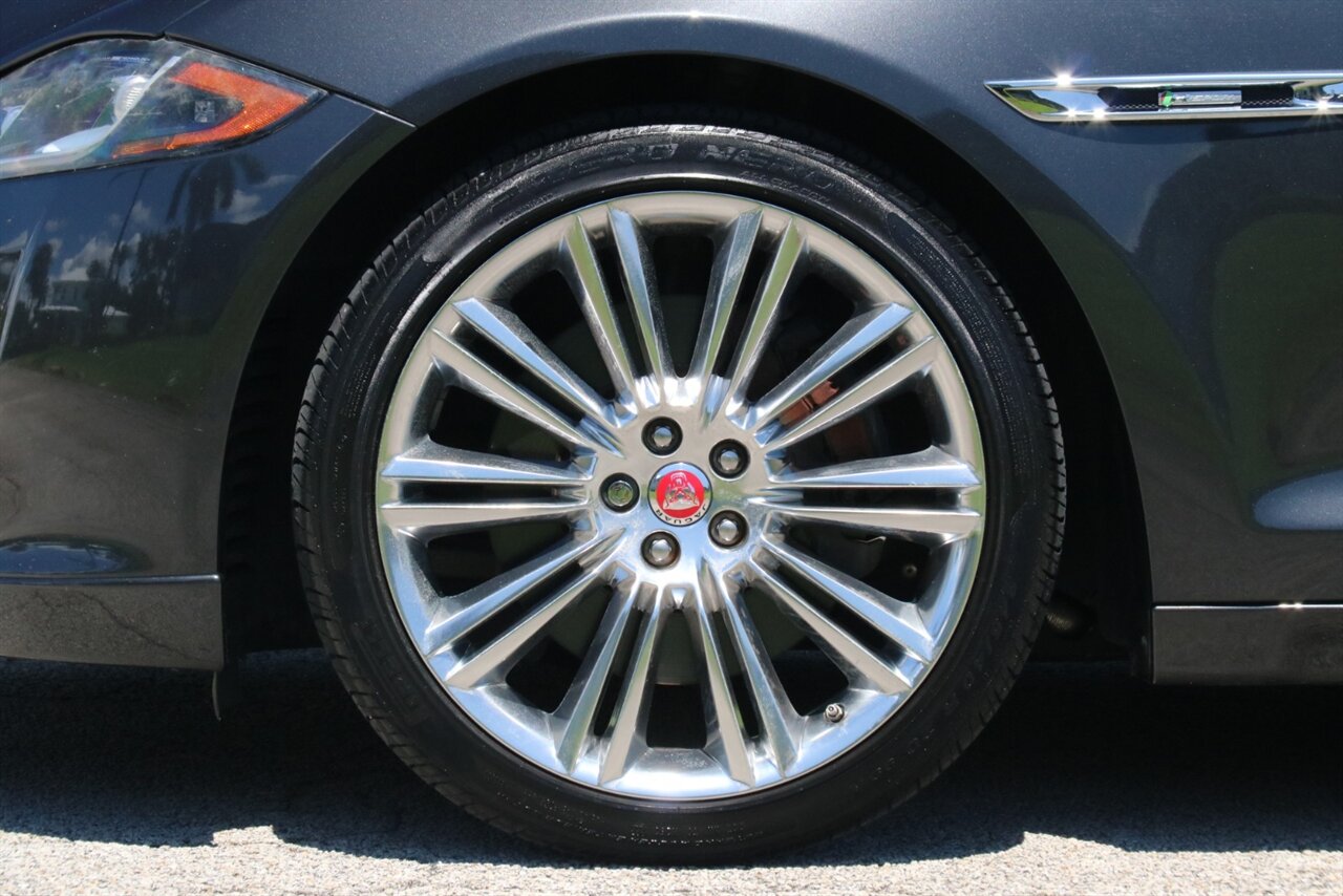 2017 Jaguar XJ R-Sport - Photo 41 - Stuart, FL 34997