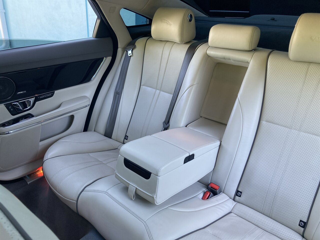 2017 Jaguar XJ R-Sport - Photo 17 - Stuart, FL 34997