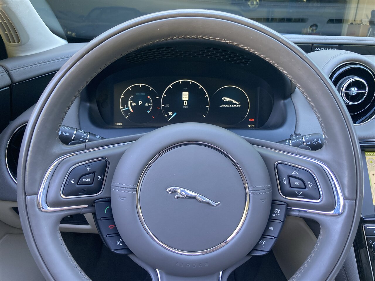 2017 Jaguar XJ R-Sport - Photo 24 - Stuart, FL 34997