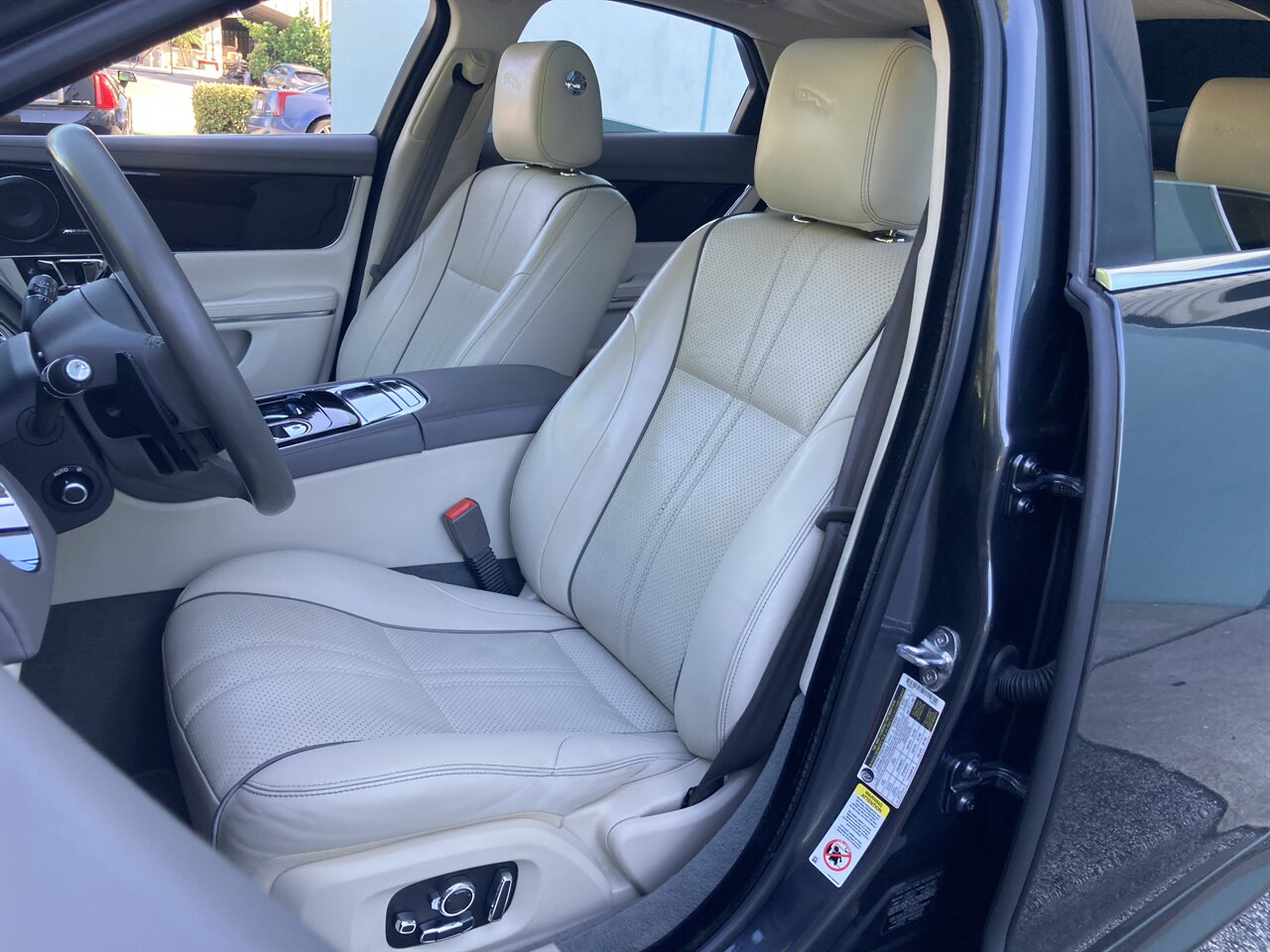 2017 Jaguar XJ R-Sport - Photo 15 - Stuart, FL 34997