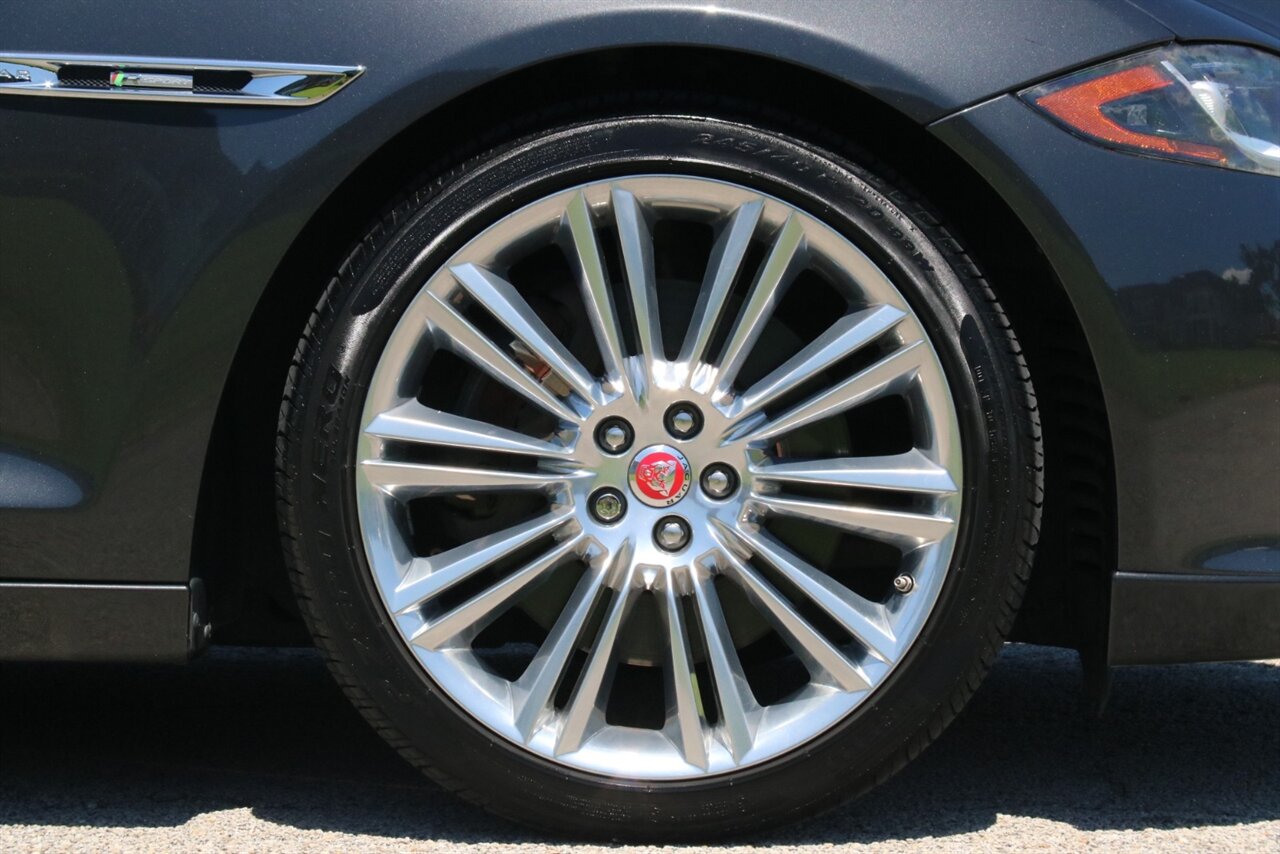 2017 Jaguar XJ R-Sport - Photo 44 - Stuart, FL 34997