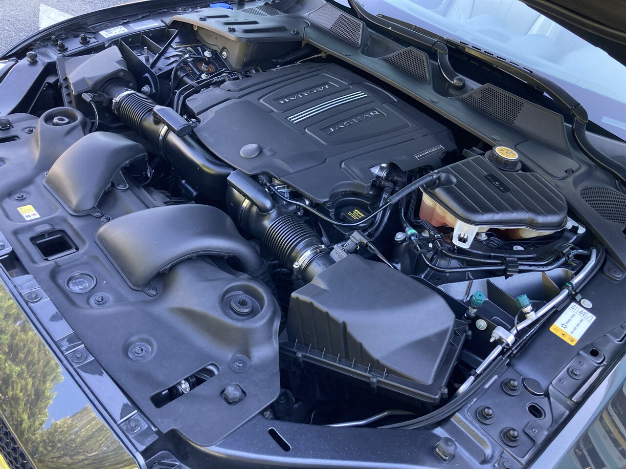 2017 Jaguar XJ R-Sport - Photo 38 - Stuart, FL 34997