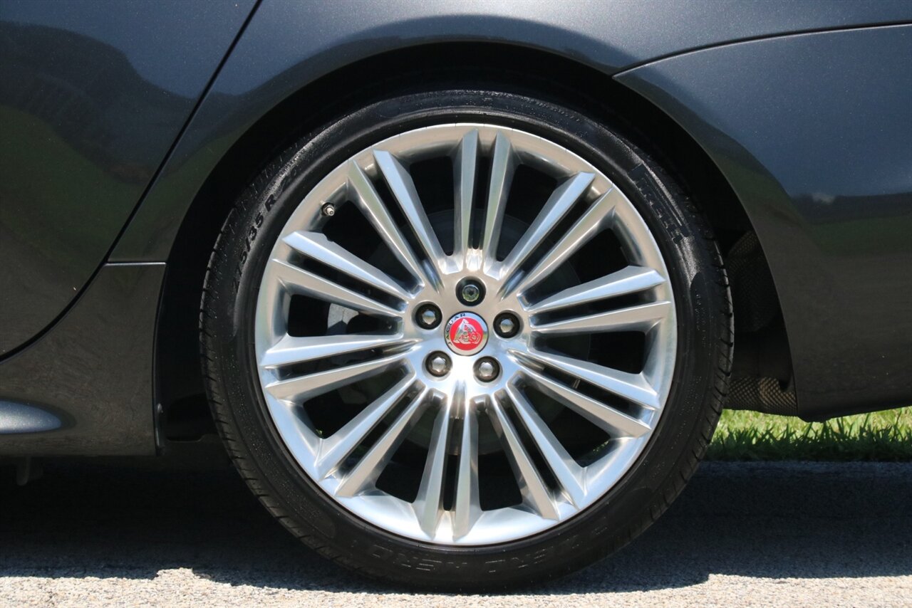 2017 Jaguar XJ R-Sport - Photo 42 - Stuart, FL 34997