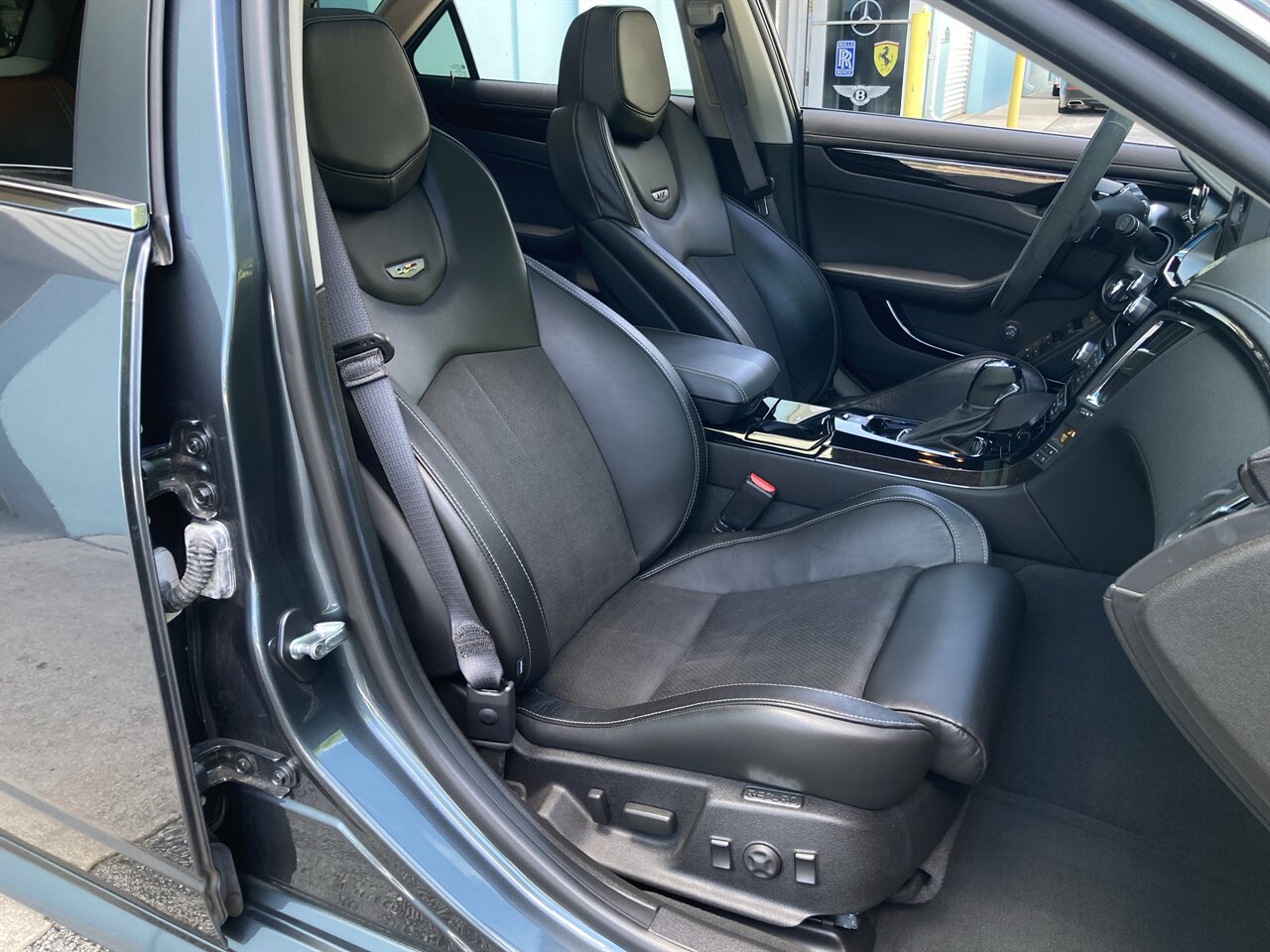 2012 Cadillac CTS-V   - Photo 21 - Stuart, FL 34997