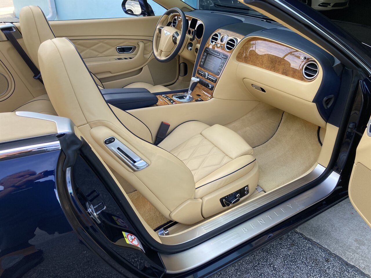 2011 Bentley Continental GTC Mulliner   - Photo 19 - Stuart, FL 34997