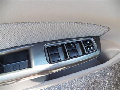 2011 Subaru Forester 2.5X Premium  AWD - Photo 17 - Mishawaka, IN 46545