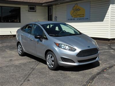 2015 Ford Fiesta S   - Photo 1 - Mishawaka, IN 46545