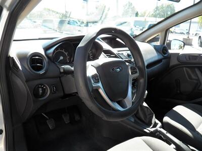 2015 Ford Fiesta S   - Photo 9 - Mishawaka, IN 46545