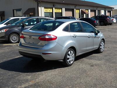 2015 Ford Fiesta S   - Photo 3 - Mishawaka, IN 46545