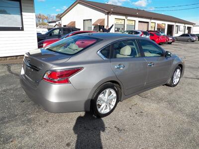 2014 Nissan Altima 2.5 SL - Photo 2 - Mishawaka, IN 46545