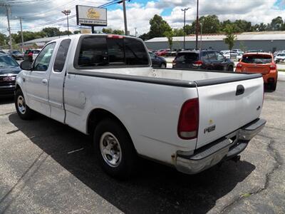 1999 Ford F-150 XL  Extended Cab - Photo 4 - Mishawaka, IN 46545