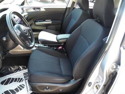 2012 Subaru Forester 2.5X Premium  AWD - Photo 8 - Mishawaka, IN 46545