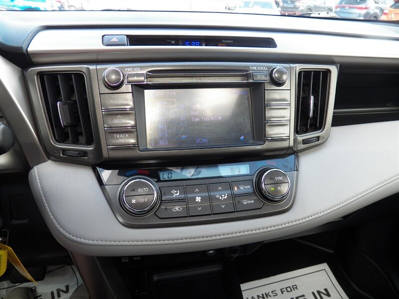 2013 Toyota RAV4 XLE AWD - Photo 16 - Mishawaka, IN 46545