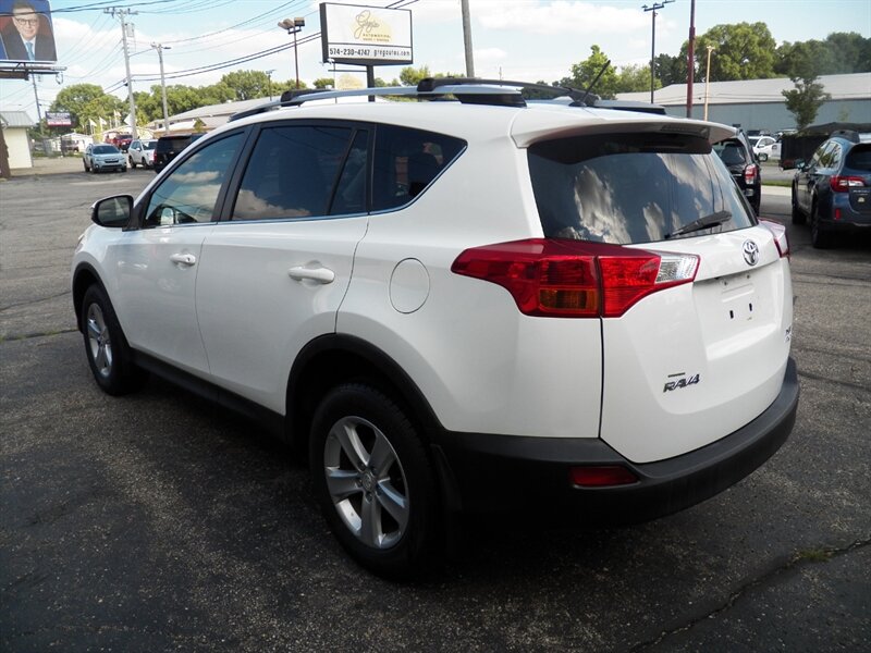 2013 Toyota RAV4 XLE AWD - Photo 4 - Mishawaka, IN 46545