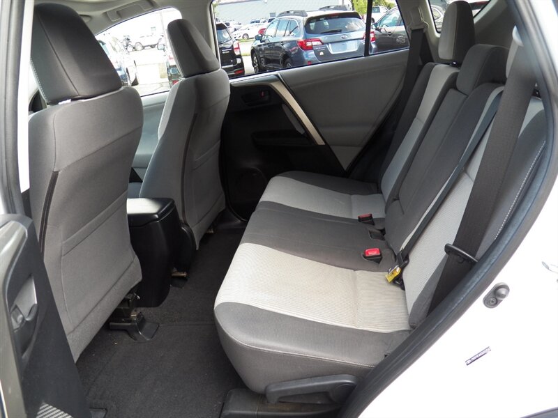 2013 Toyota RAV4 XLE AWD - Photo 9 - Mishawaka, IN 46545