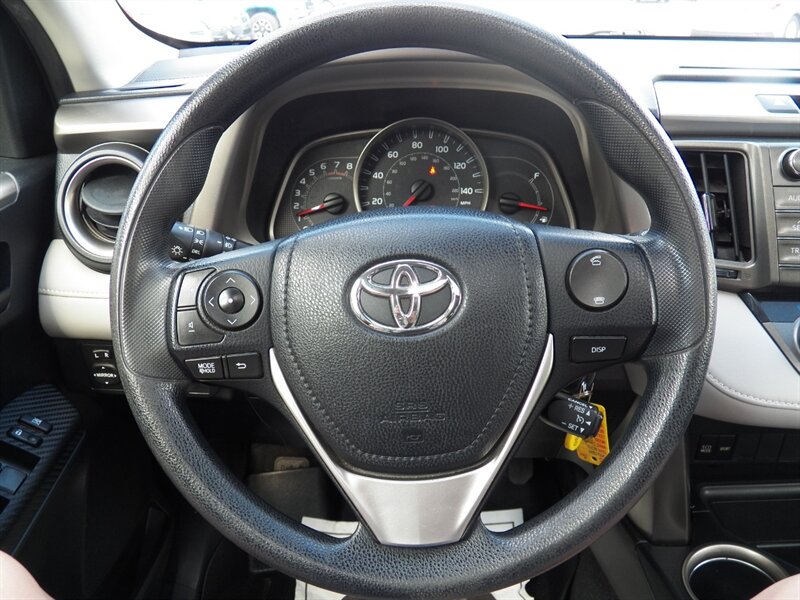 2013 Toyota RAV4 XLE AWD - Photo 15 - Mishawaka, IN 46545