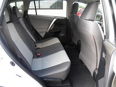 2013 Toyota RAV4 XLE AWD - Photo 11 - Mishawaka, IN 46545