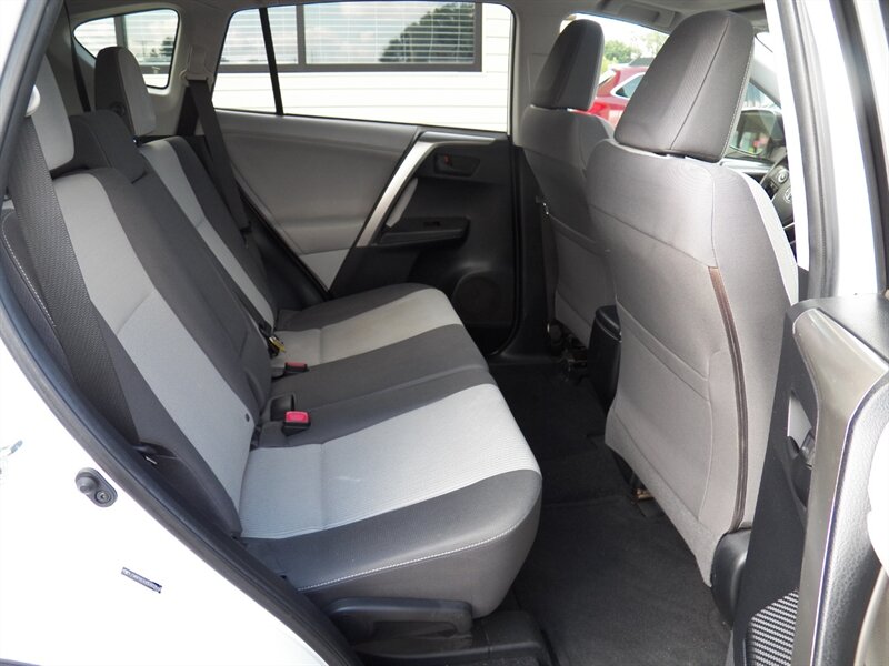 2013 Toyota RAV4 XLE AWD - Photo 11 - Mishawaka, IN 46545