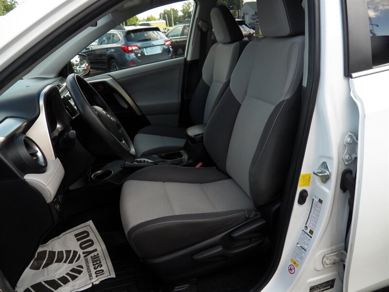 2013 Toyota RAV4 XLE AWD - Photo 7 - Mishawaka, IN 46545