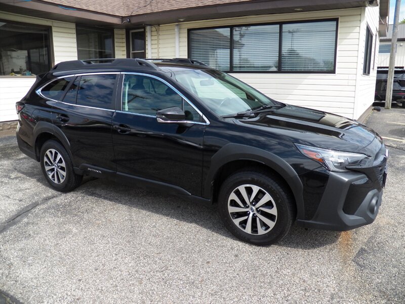 2024 Subaru Outback Premium AWD - Photo 3 - Mishawaka, IN 46545