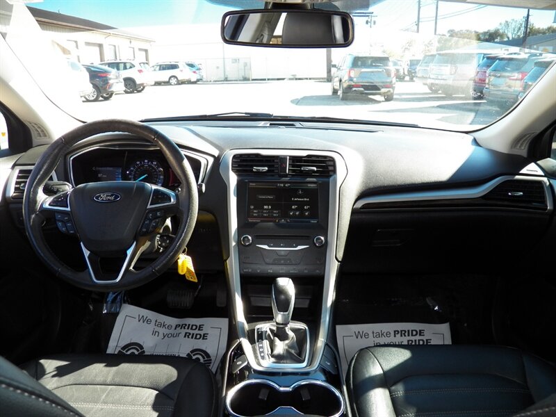 2015 Ford Fusion SE AWD - Photo 15 - Mishawaka, IN 46545