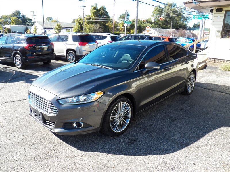 2015 Ford Fusion SE  AWD - Photo 1 - Mishawaka, IN 46545