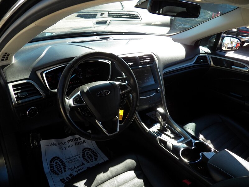 2015 Ford Fusion SE AWD - Photo 9 - Mishawaka, IN 46545