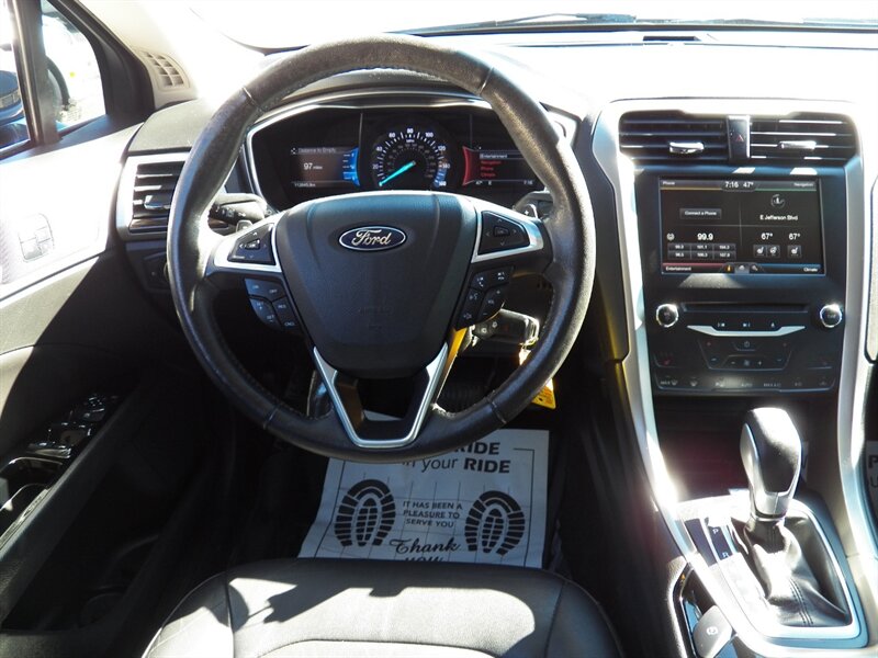 2015 Ford Fusion SE AWD - Photo 16 - Mishawaka, IN 46545