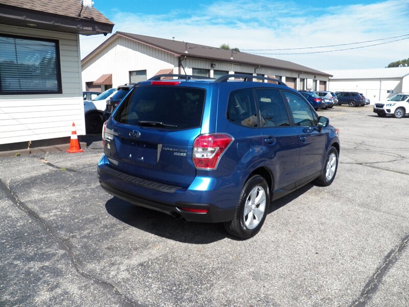 2015 Subaru Forester 2.5i Premium AWD - Photo 8 - Mishawaka, IN 46545