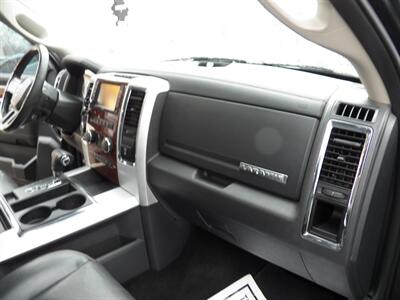 2011 RAM 1500 Laramie  4x4 - Photo 18 - Mishawaka, IN 46545